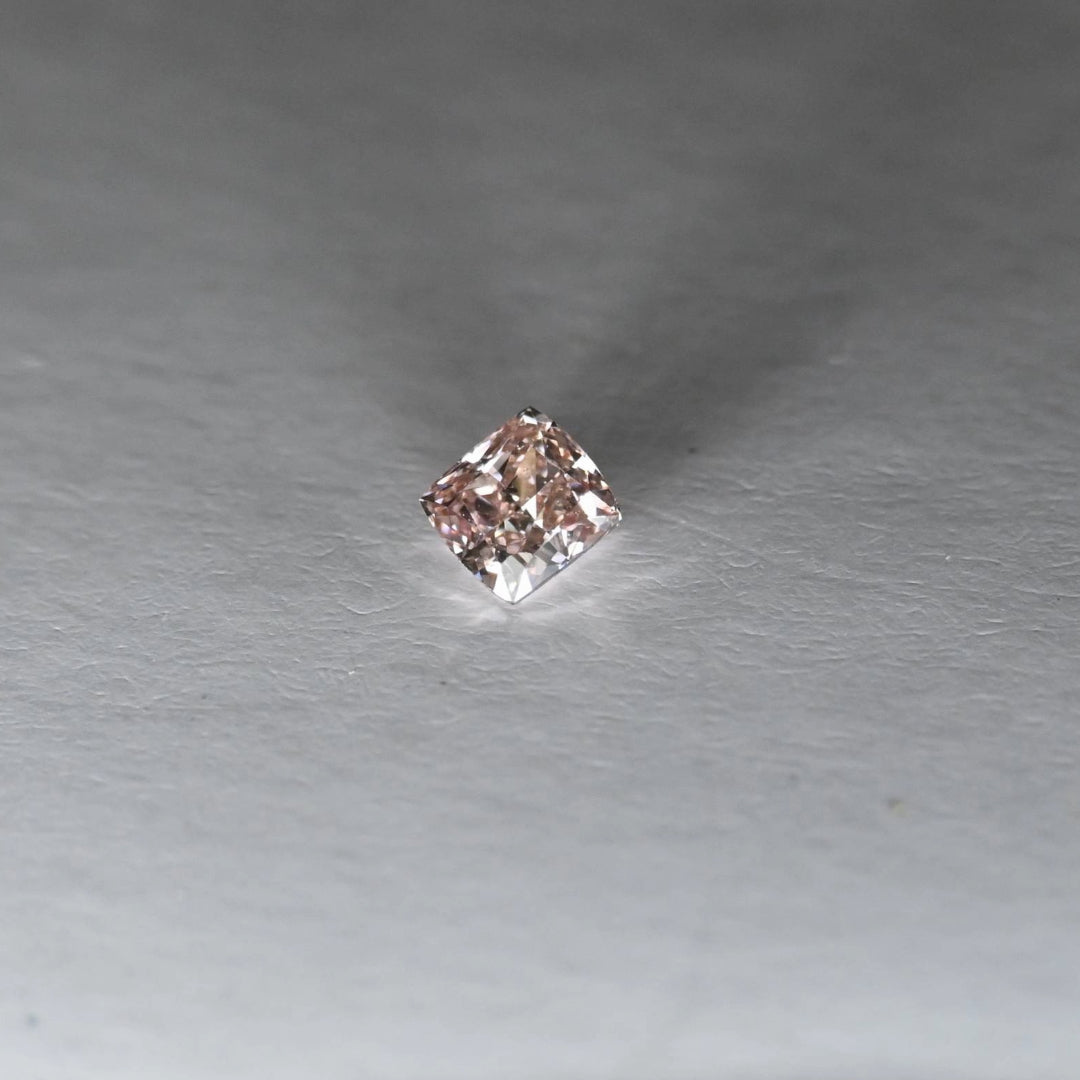 ダイヤモンド 0.139ct /Fancy Orangy Pink – DaPhilos