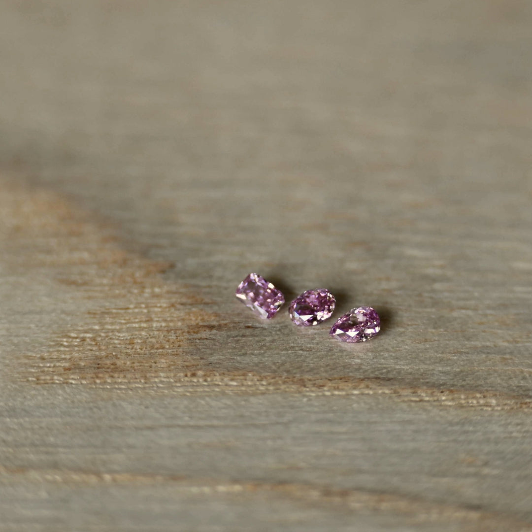 ダイヤモンド 0.067ct /Fancy Vivid Purplish Pink