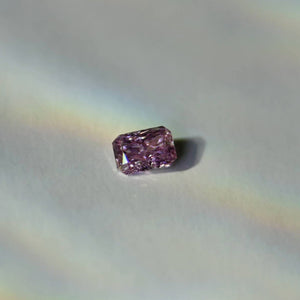 ダイヤモンド 0.064ct /Fancy Vivid Purple Pink