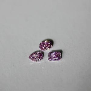 ダイヤモンド 0.065ct /Fancy Vivid Purple Pink