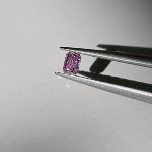 ダイヤモンド 0.064ct /Fancy Vivid Purple Pink