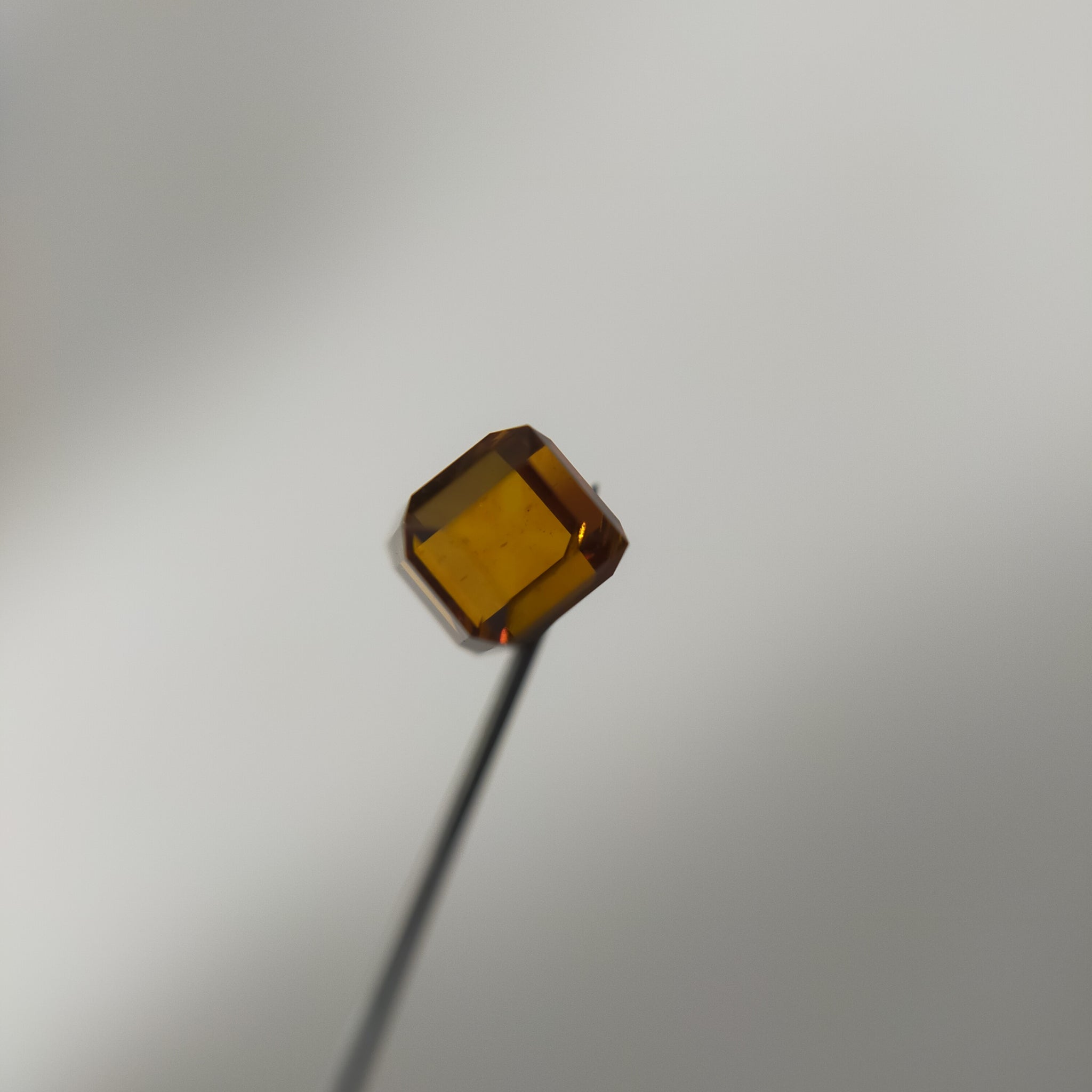 ダイヤモンド 0.270ct /Fancy Deep Orange Yellow