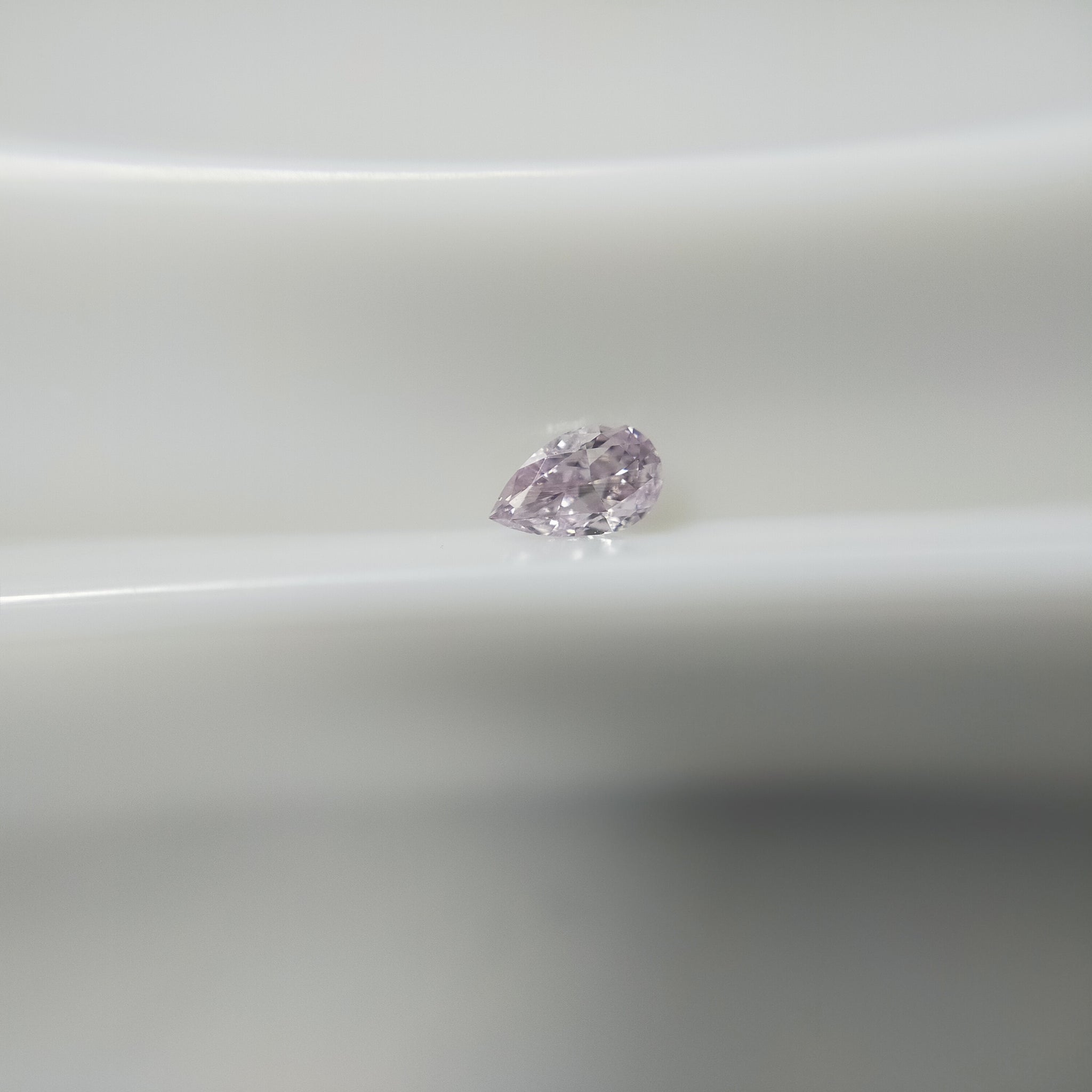 VS1! ダイヤモンド 0.084ct /Fancy Light Purple Pink