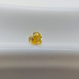 ダイヤモンド 0.092ct /Fancy Vivid Yellow "Orange"