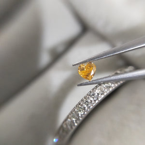 ダイヤモンド 0.092ct /Fancy Vivid Yellow "Orange"