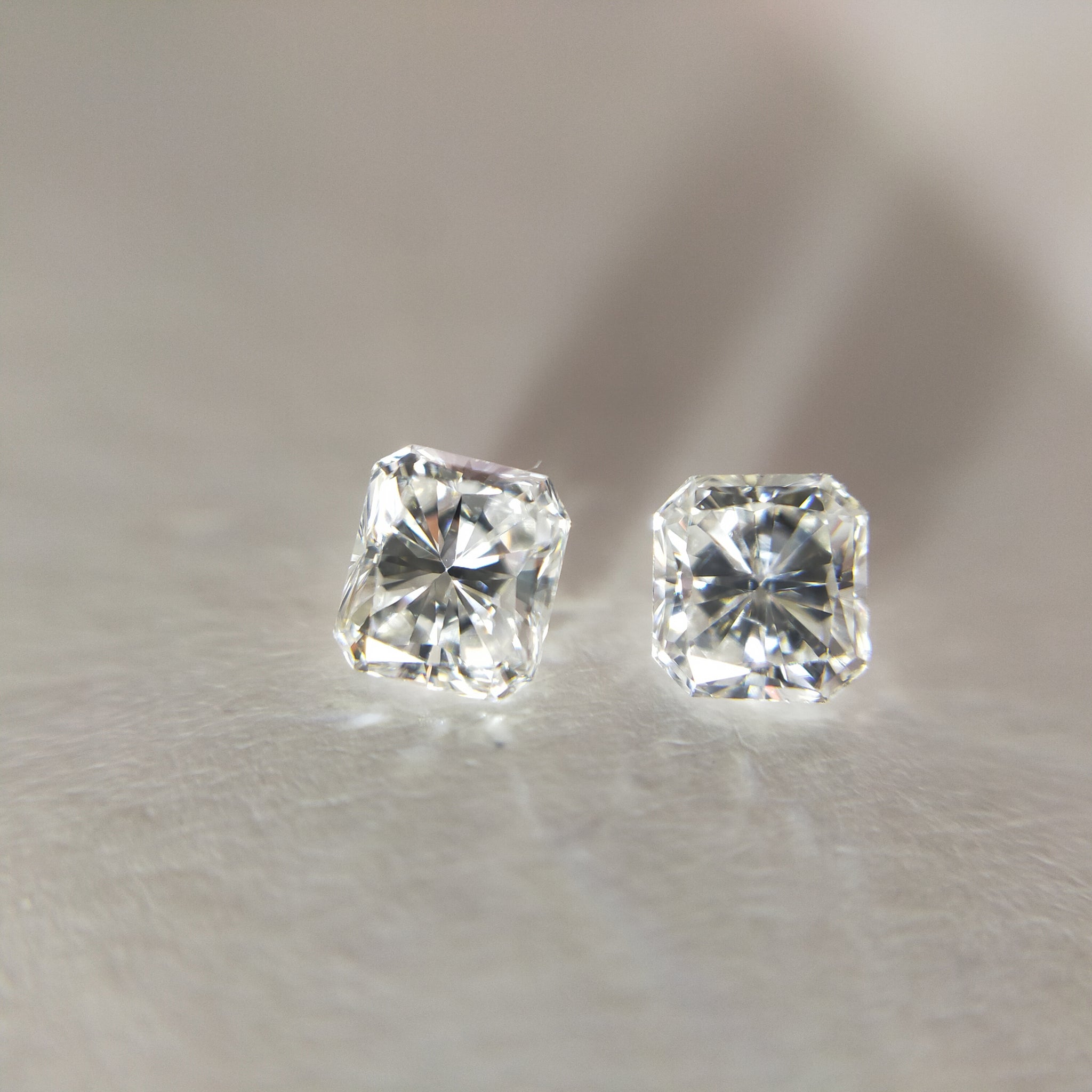 【ペア】 ダイヤモンド 0.185ct & 0.186ct/D-E/VS-SI