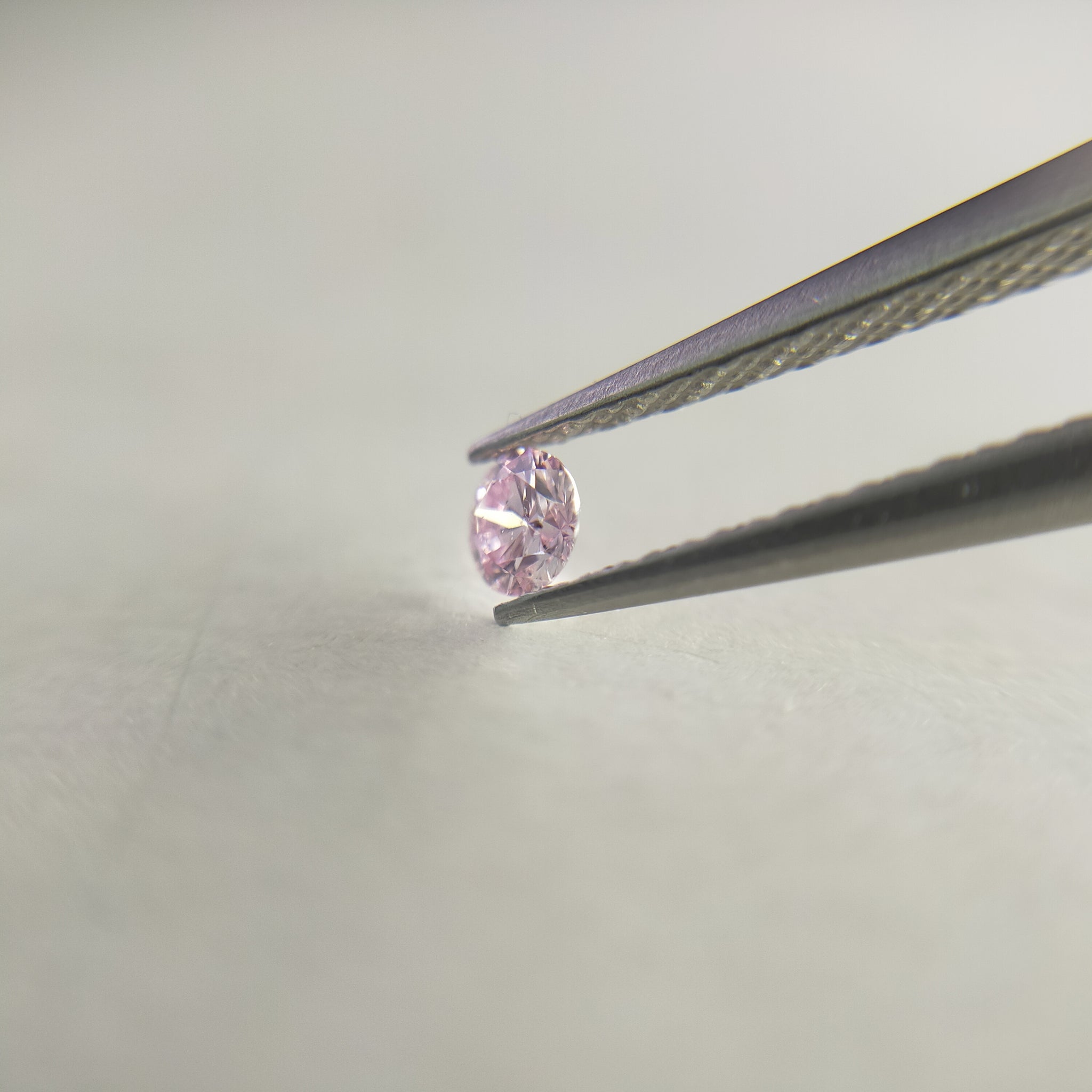 ダイヤモンド 0.061ct /Fancy Purplish Pink