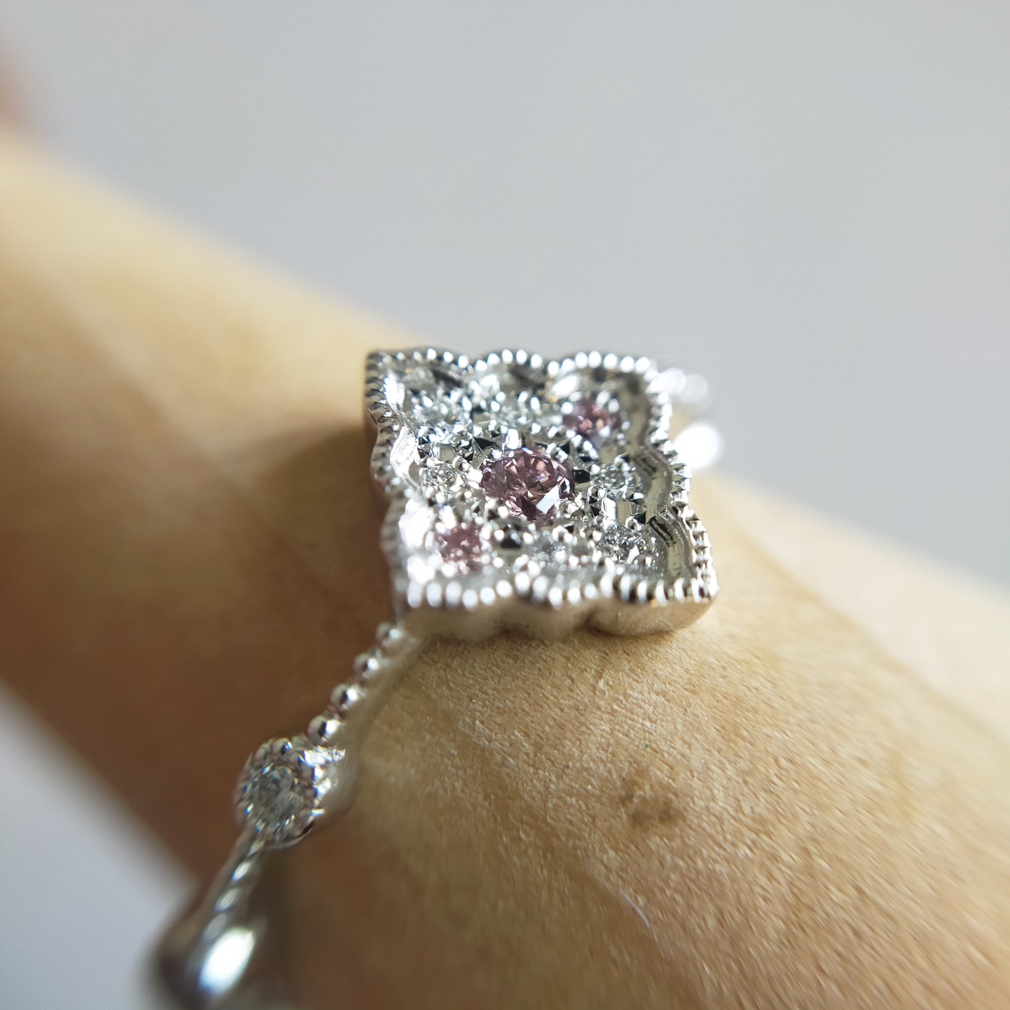 Pt900  Pink Diamond Ring "Quartet "