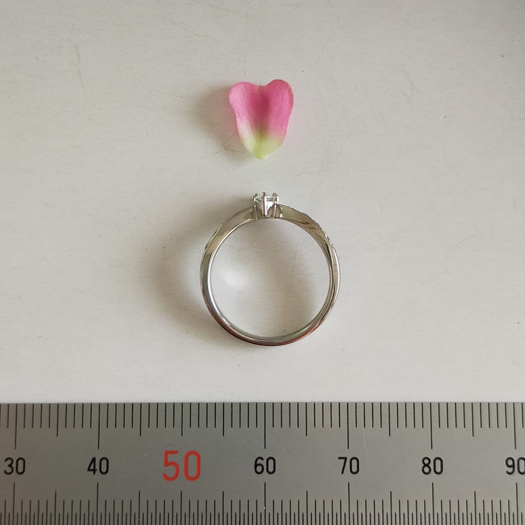 Pt900  Pink Diamond Ring "Lotus"