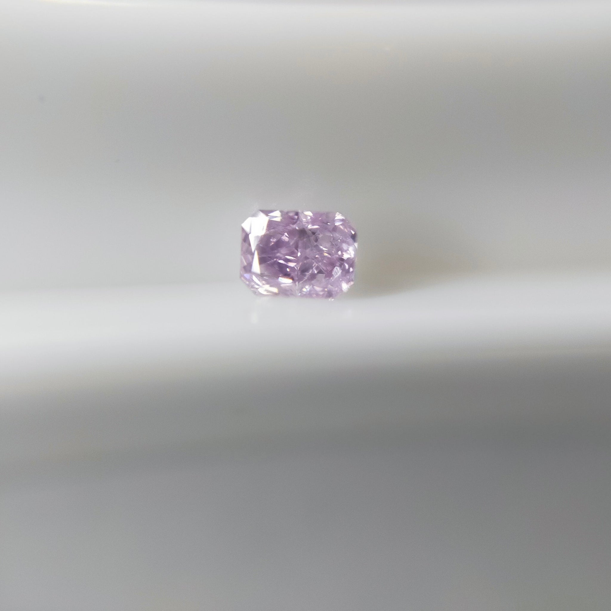ダイヤモンド 0.143ct /Fancy Pink Purple – DaPhilos