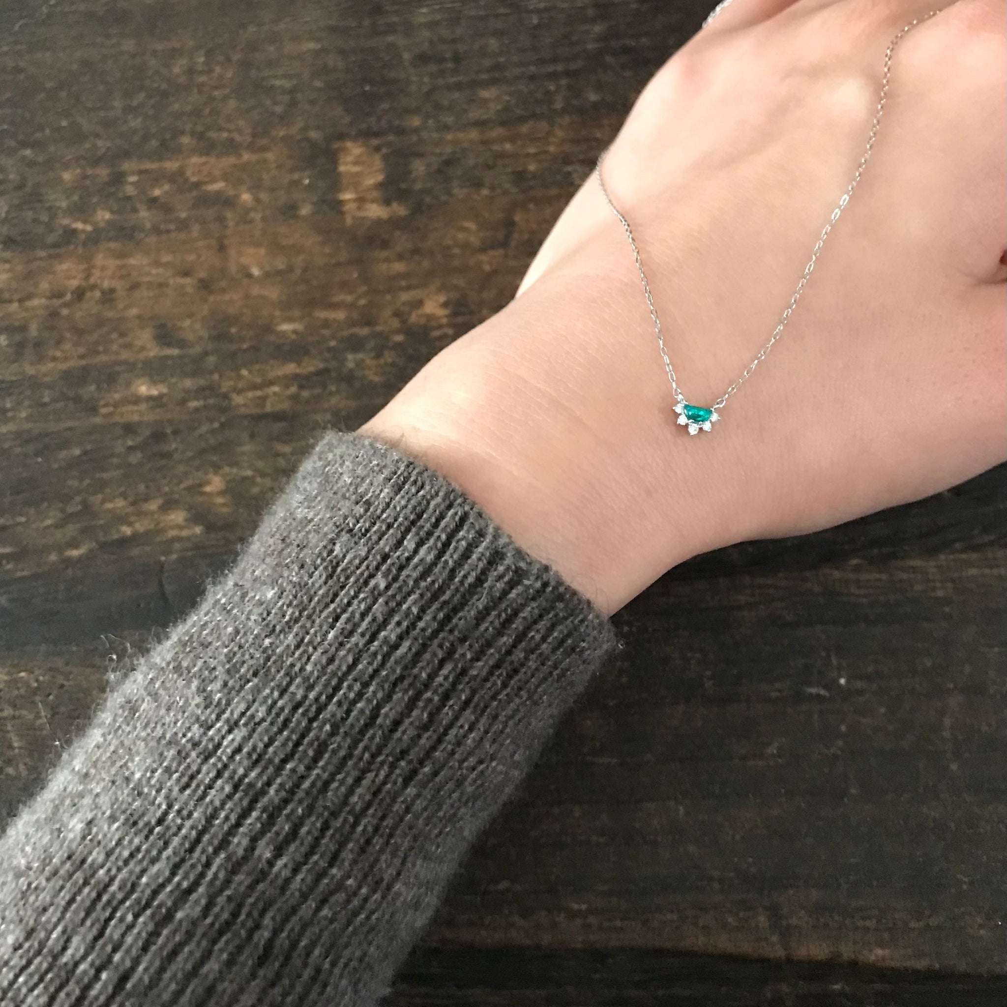 Pt900/850 Paraiba Tourmaline Petit Décor Necklace